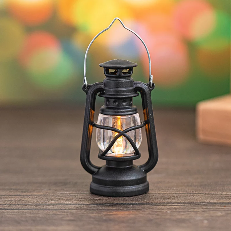 6 cm Mini Led Retro Gloeiende Pony Lantaarn Simulatie Cande Licht Olielamp Mini Kerosine Lantaarn Poppenhuis Decor Scène ornamenten